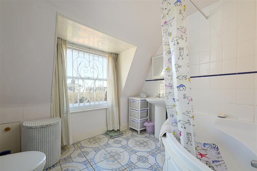 Additional image 22 of 5 bed terraced house for saleHugh House, Hugh Place, Faversham ME13