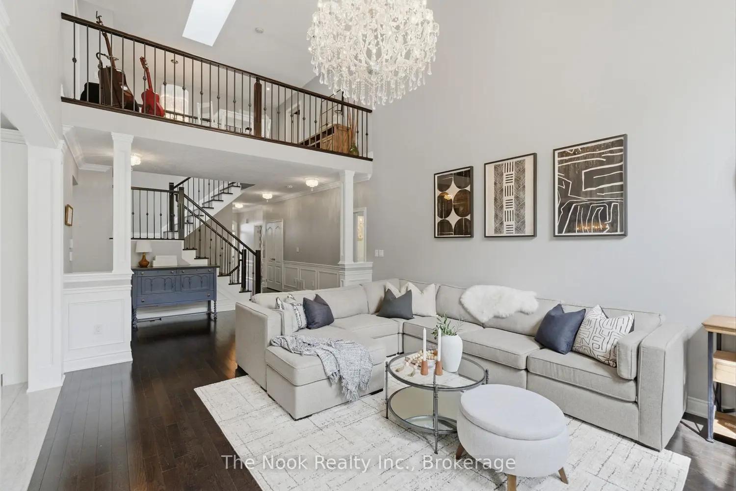 92 Holyrod Drive photo 5