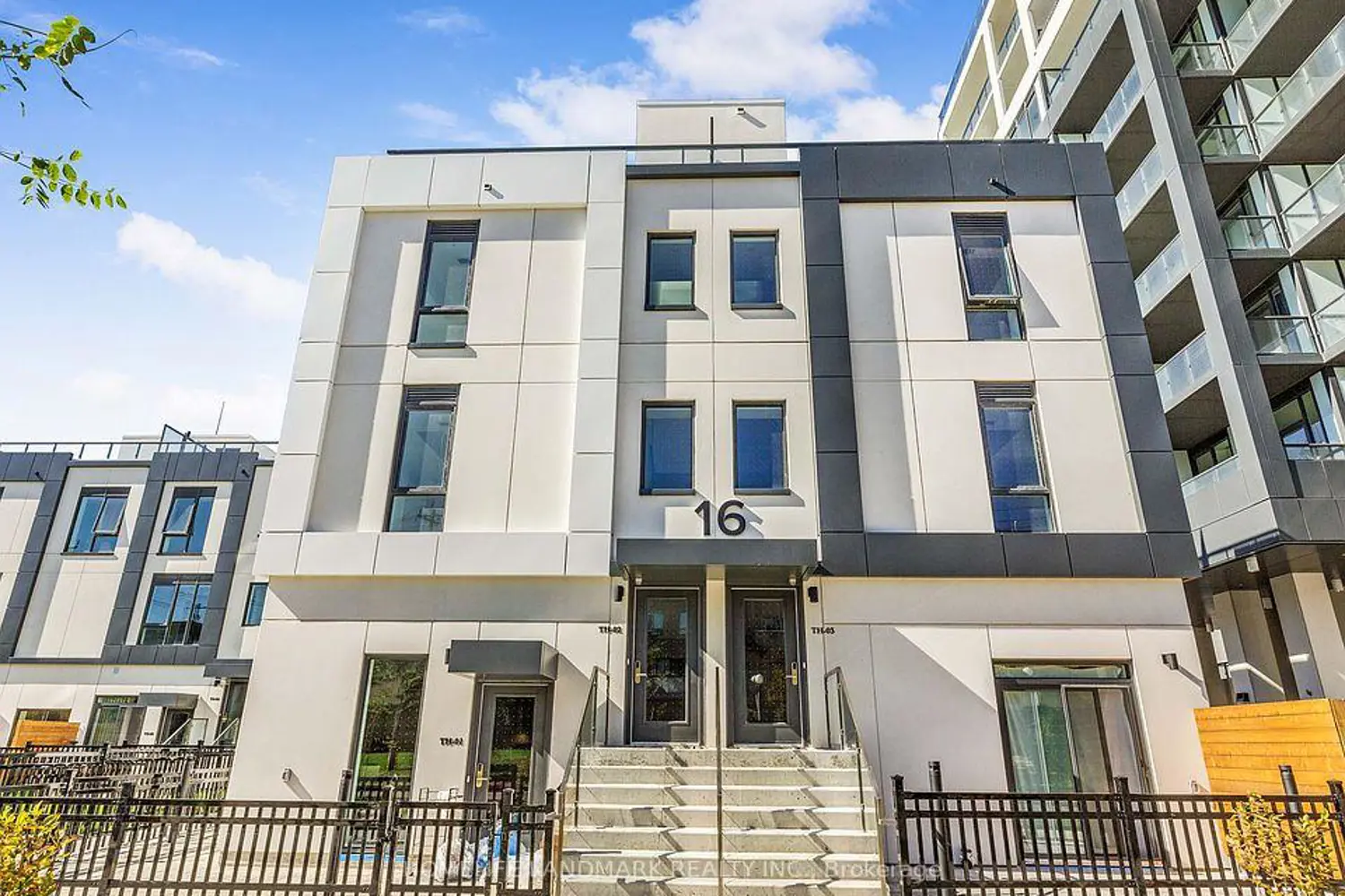 16 Greenbriar Road Th01