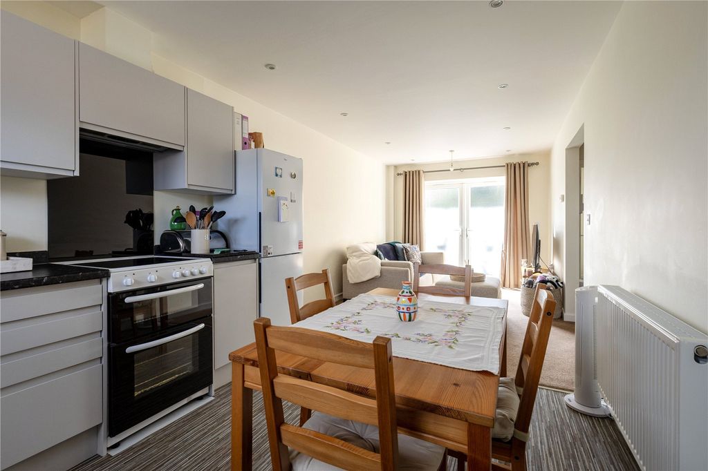 16 bed detached house for saleMadrid Road, Guildford, Surrey GU2 photo 5