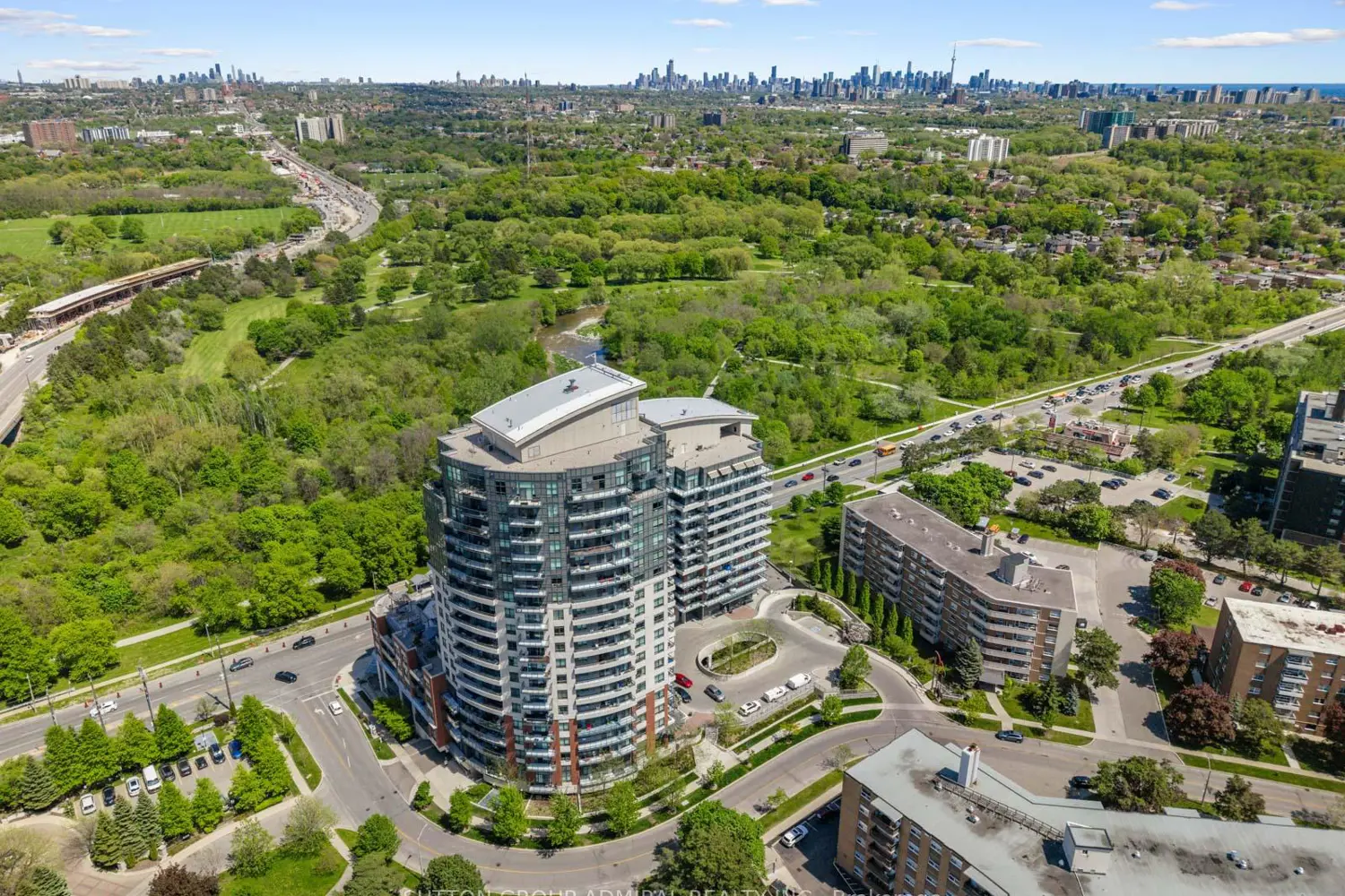 Additional image 17 of 35 Fontenay Court 606