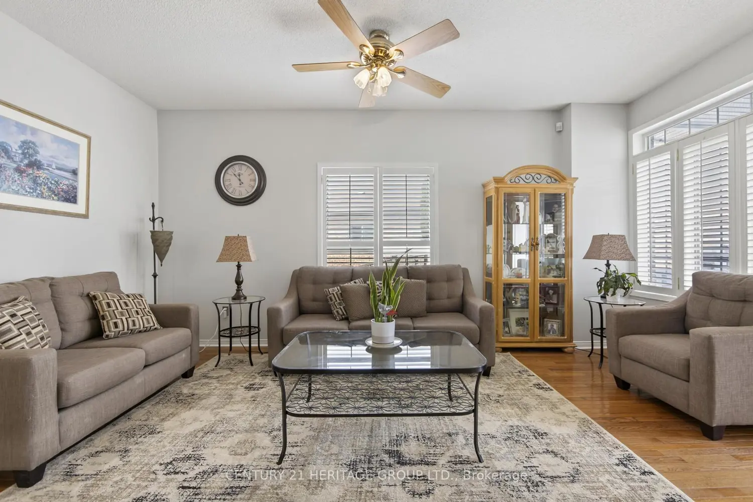 1858 Emerald Court photo 2
