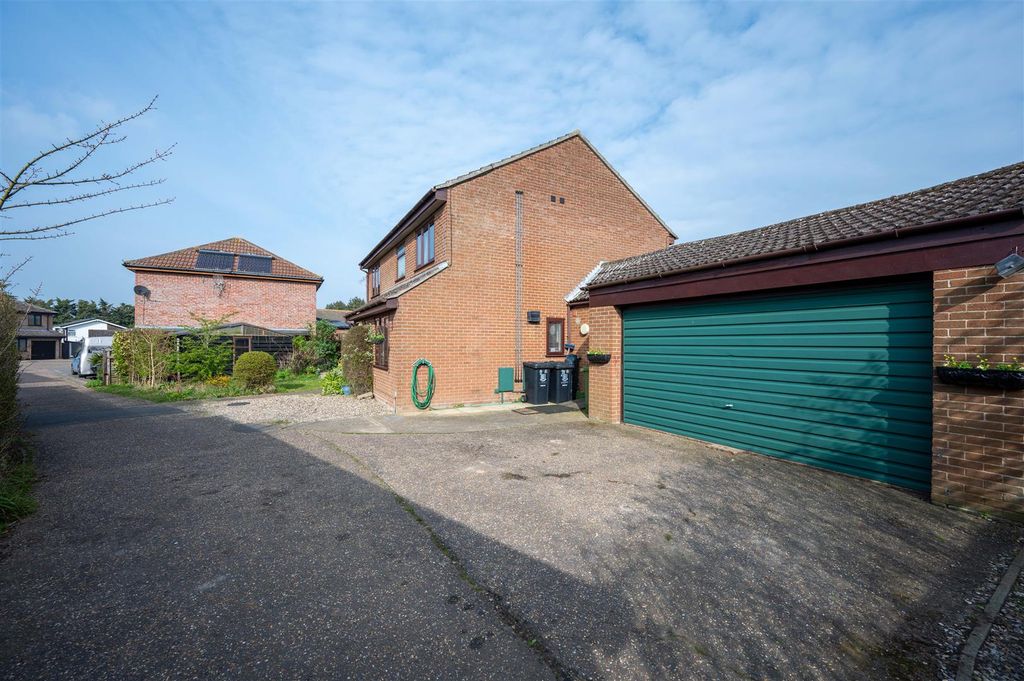 Additional image 30 of 5 bed detached house for saleFell Way, Bradwell, Great Yarmouth NR31