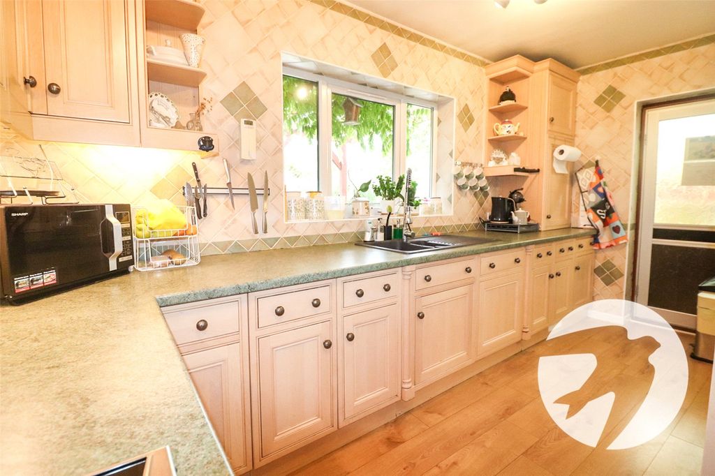 Additional image 8 of 4 bed semi-detached house for saleSwanton Road, Erith DA8