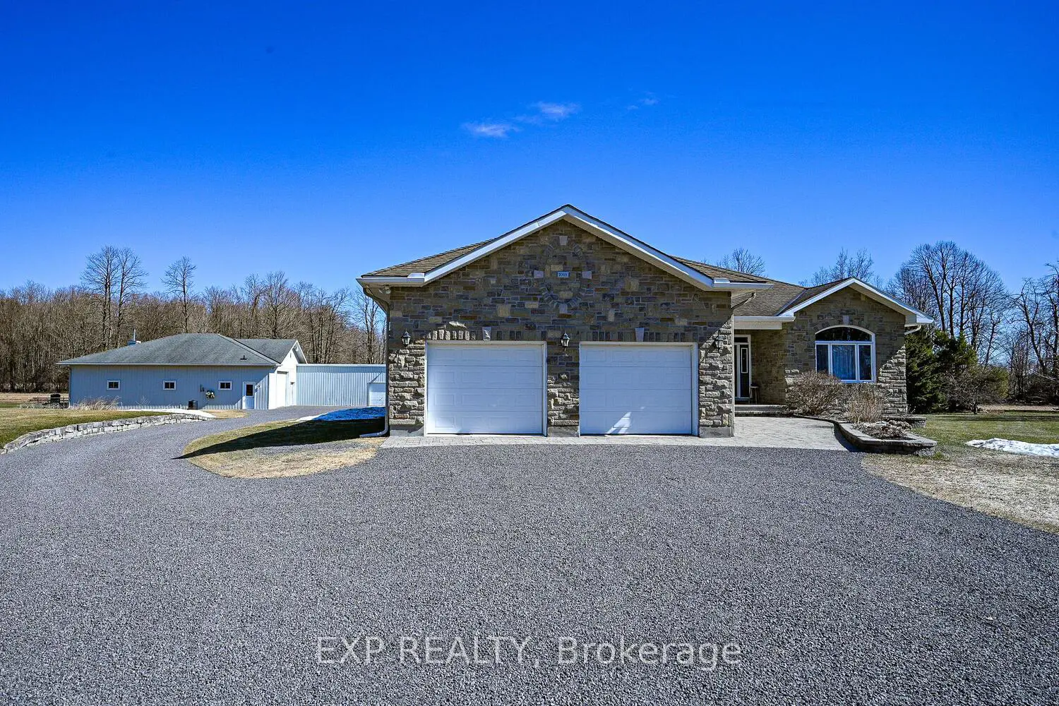 415 Johnston Road photo 2