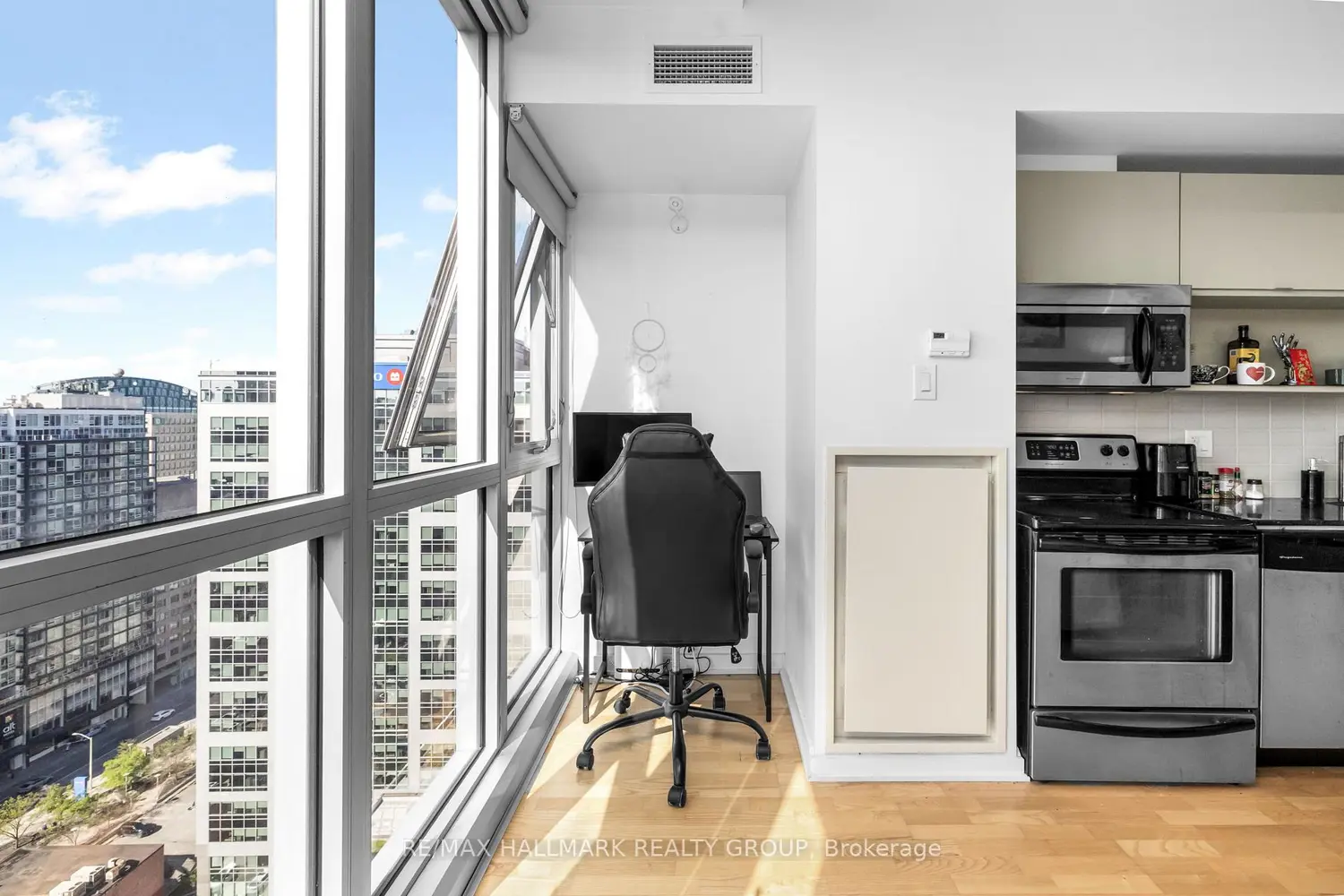 Additional image 8 of 324 Laurier Avenue 2207