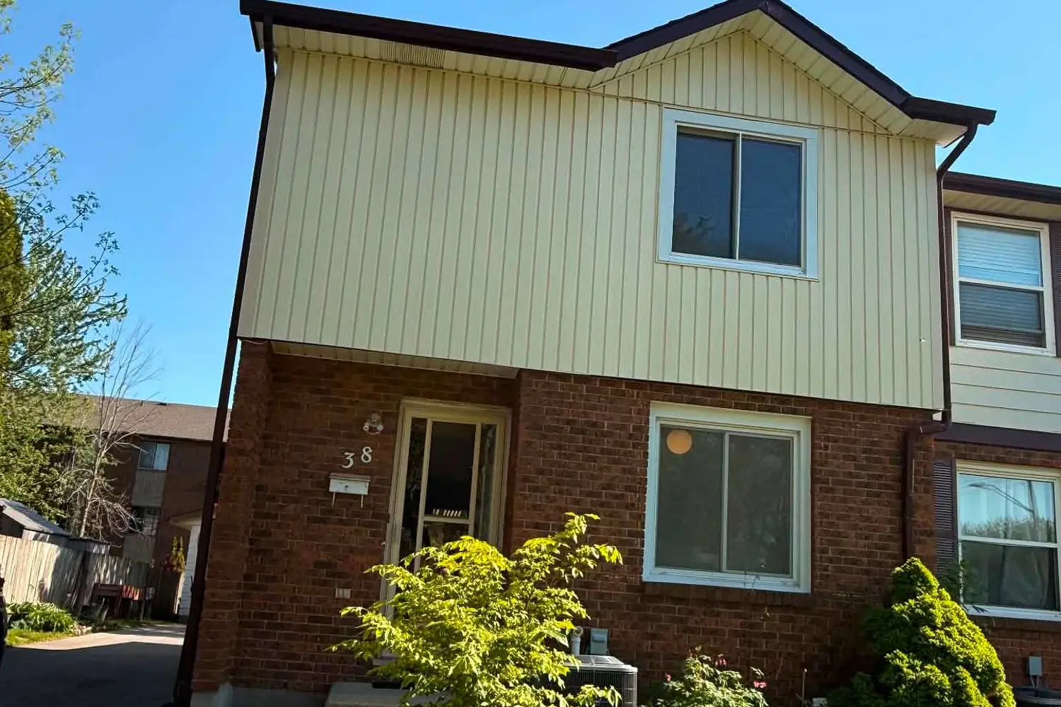 38 Dougherty Crescent