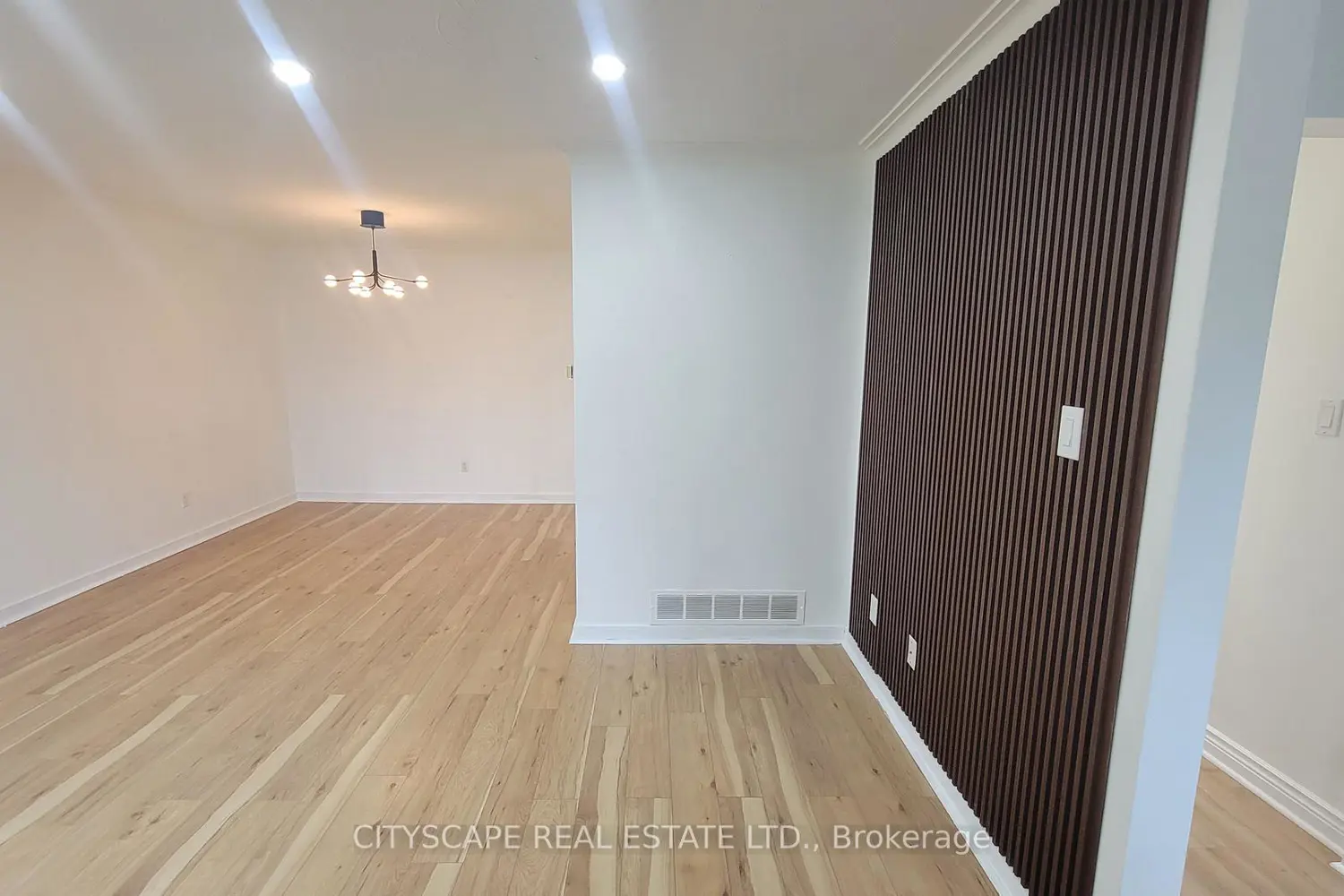 3450 Ellengale Drive photo 4