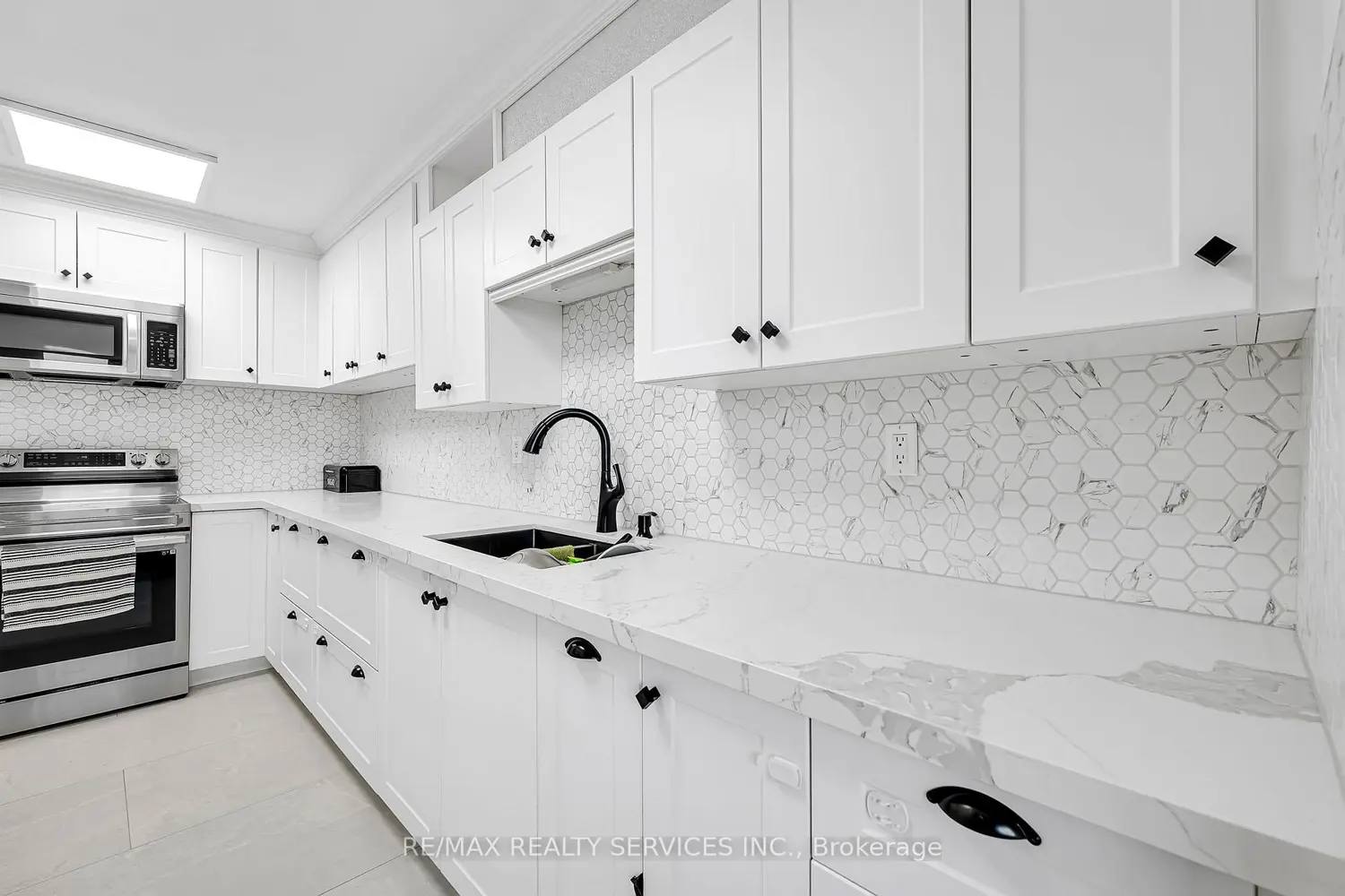180 Markham Road 1701