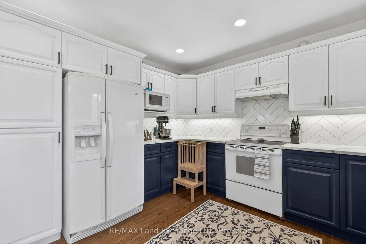 536 Evergreen Court photo 4