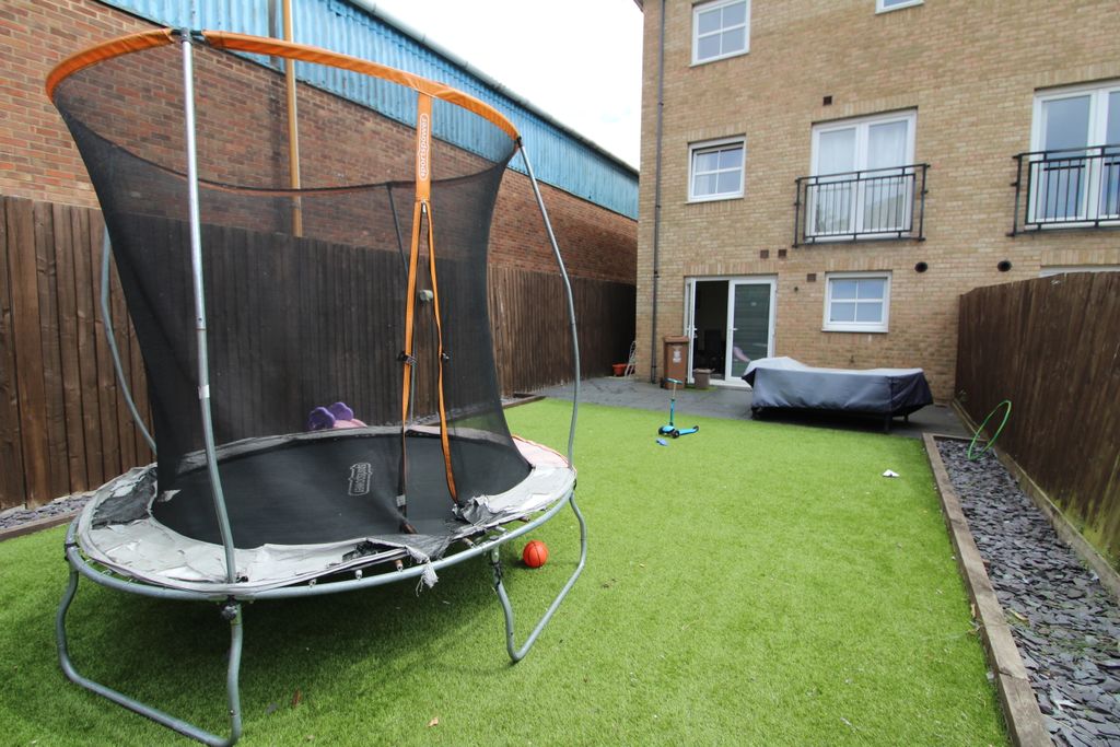 Additional image 10 of 4 bed town house for saleSlade Green Road, Erith DA8