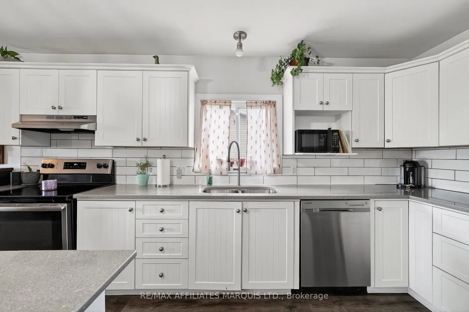 28 Cherry Avenue photo 5