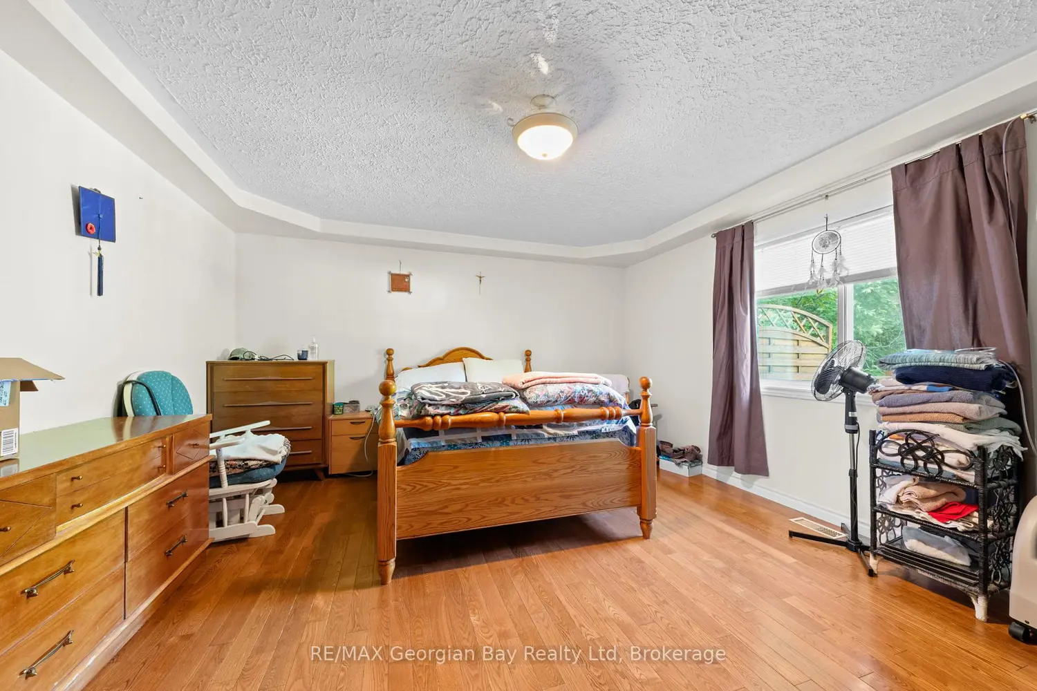 477 Albert Street photo 5