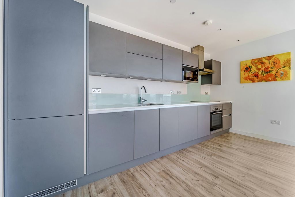 2 bed flat for saleCobalt House, Bakery Walk, Greenford UB6 photo 5
