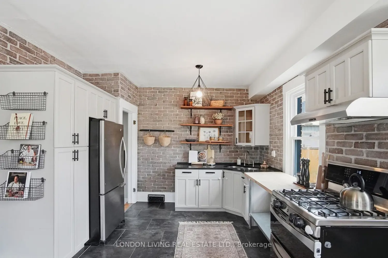 88 Tecumseh Avenue photo 4