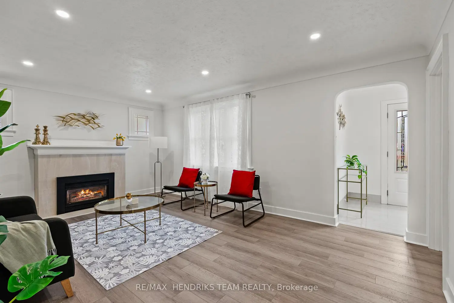 540 Niagara Street photo 3