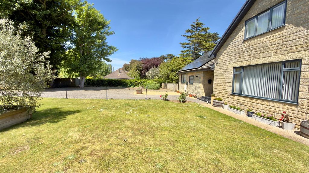 Additional image 15 of 5 bed chalet for saleFreshwater Bay, Isle Of Wight PO40