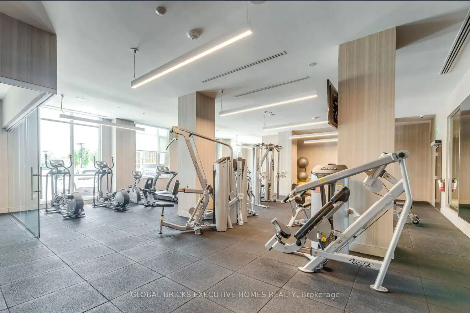 8 Nahani Way 1106 photo 3