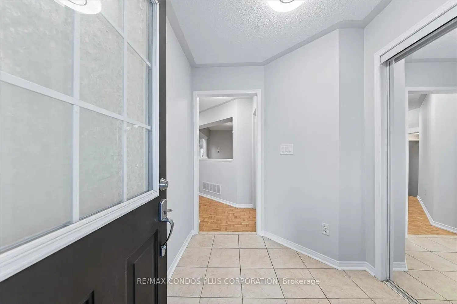 289 Deepsprings Crescent photo 4