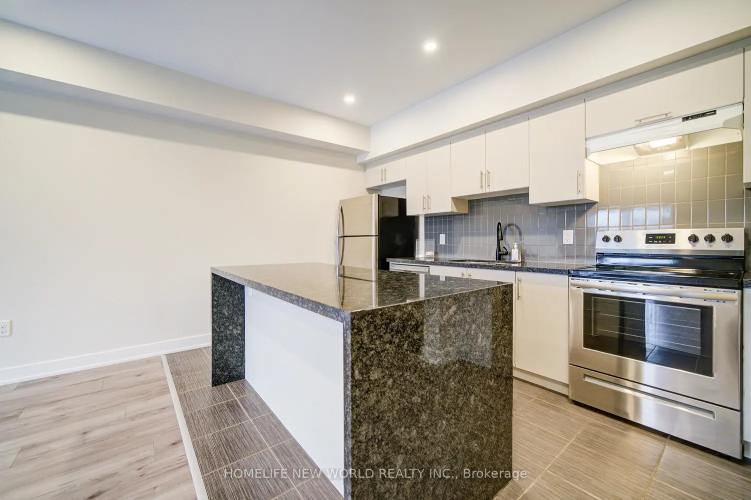 Additional image 11 of 5 Chef Lane 603