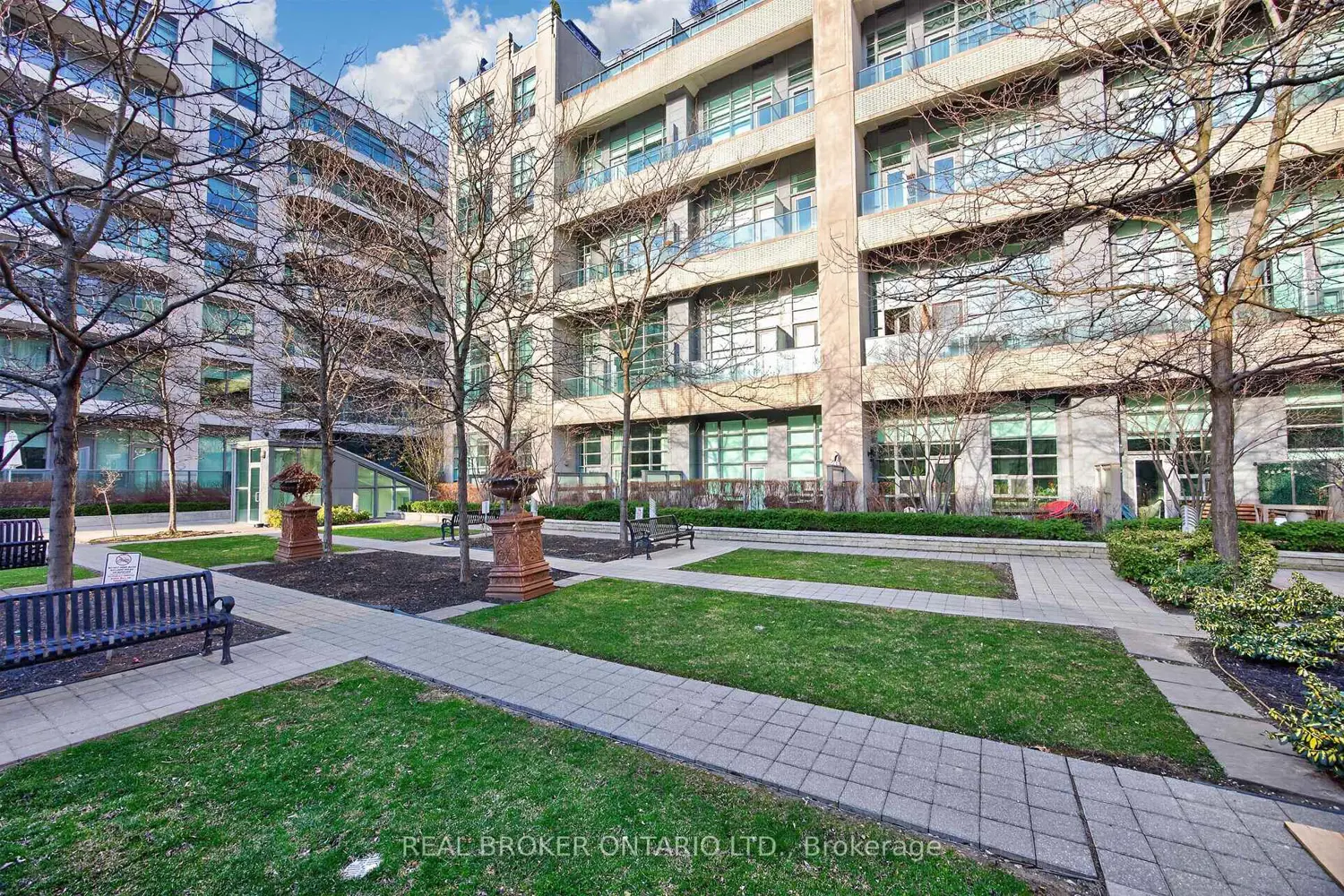 Additional image 17 of 380 Macpherson Avenue 209