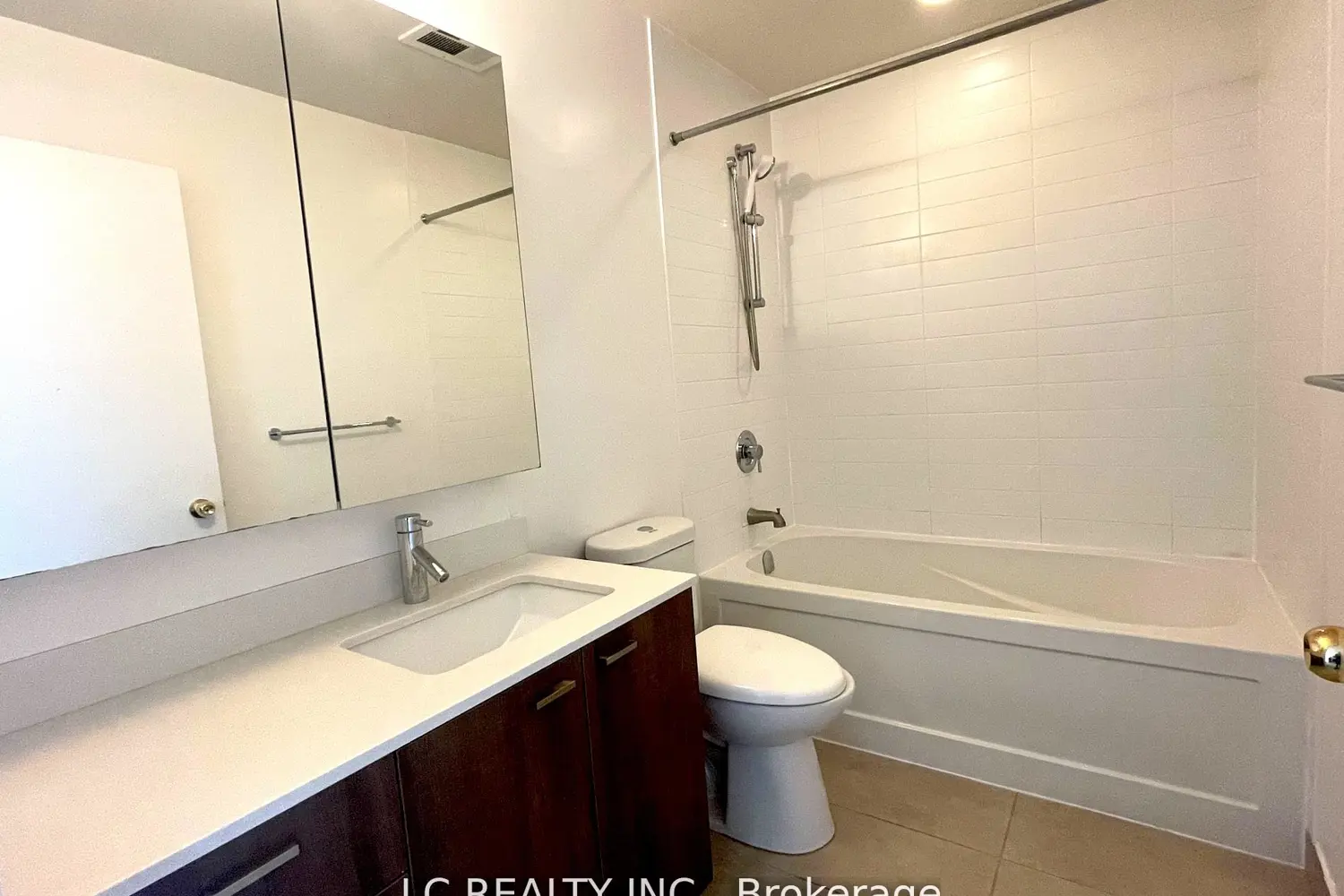 Additional image 9 of 30 Roehampton Avenue 2410