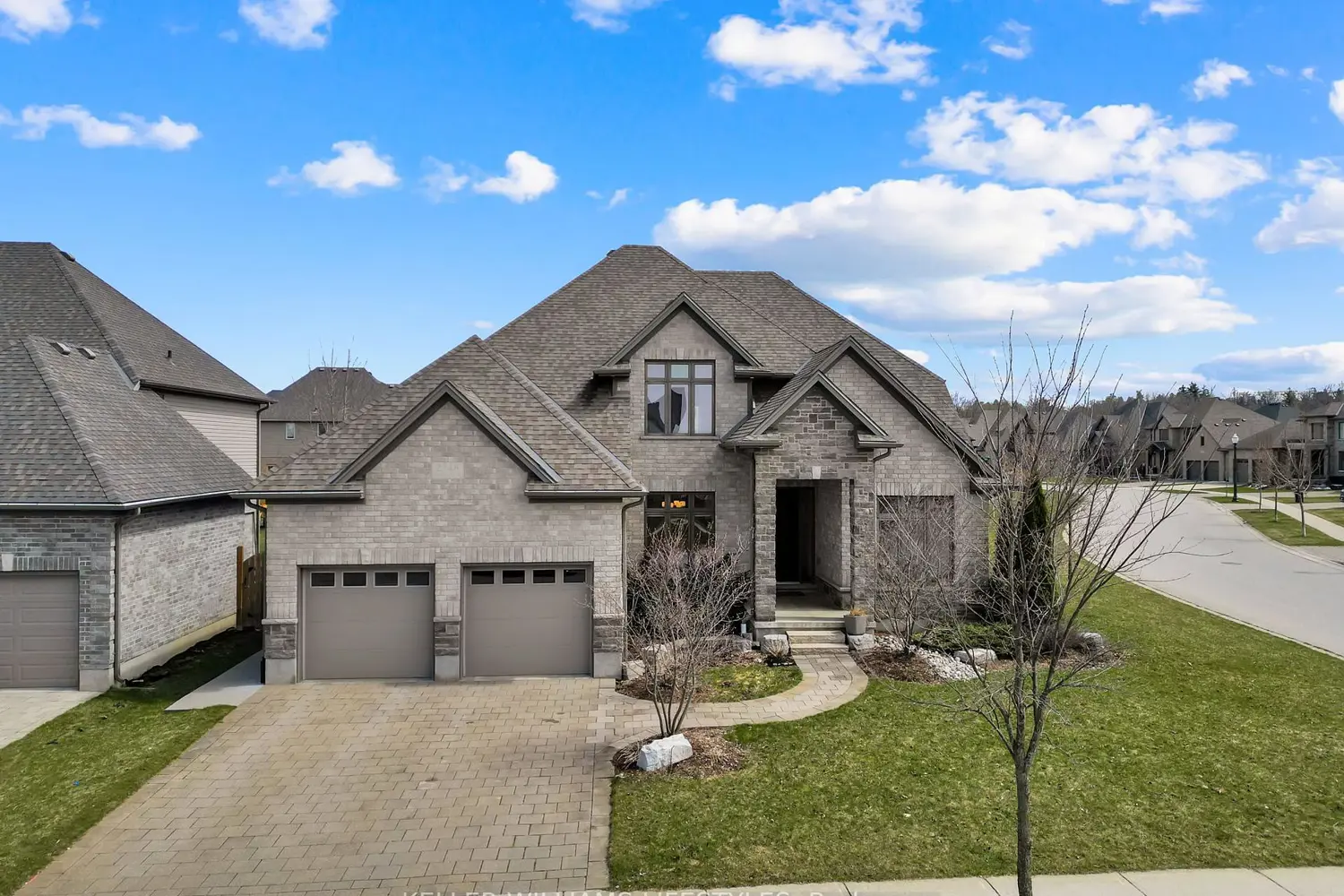 2348 Meadowlands Way