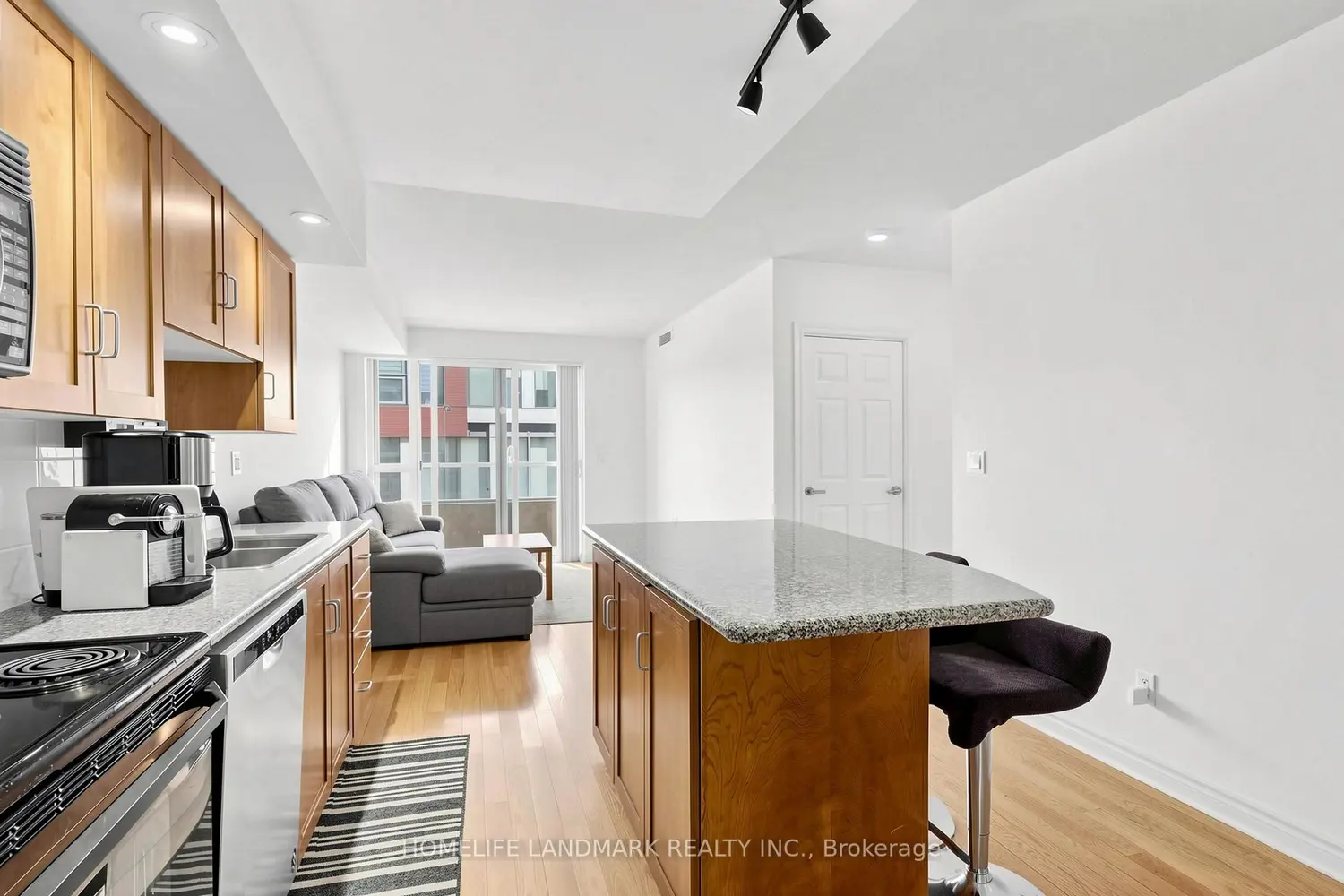 Additional image 7 of 270 Wellington Street 1124
