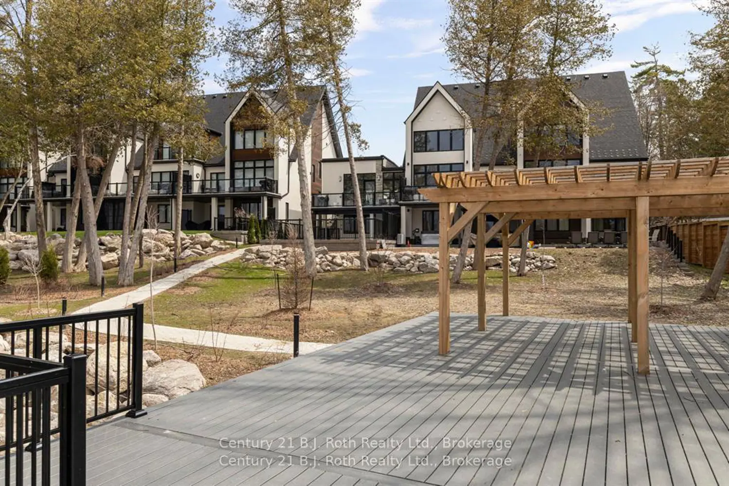 Additional image 18 of 34 Ruby Crescent