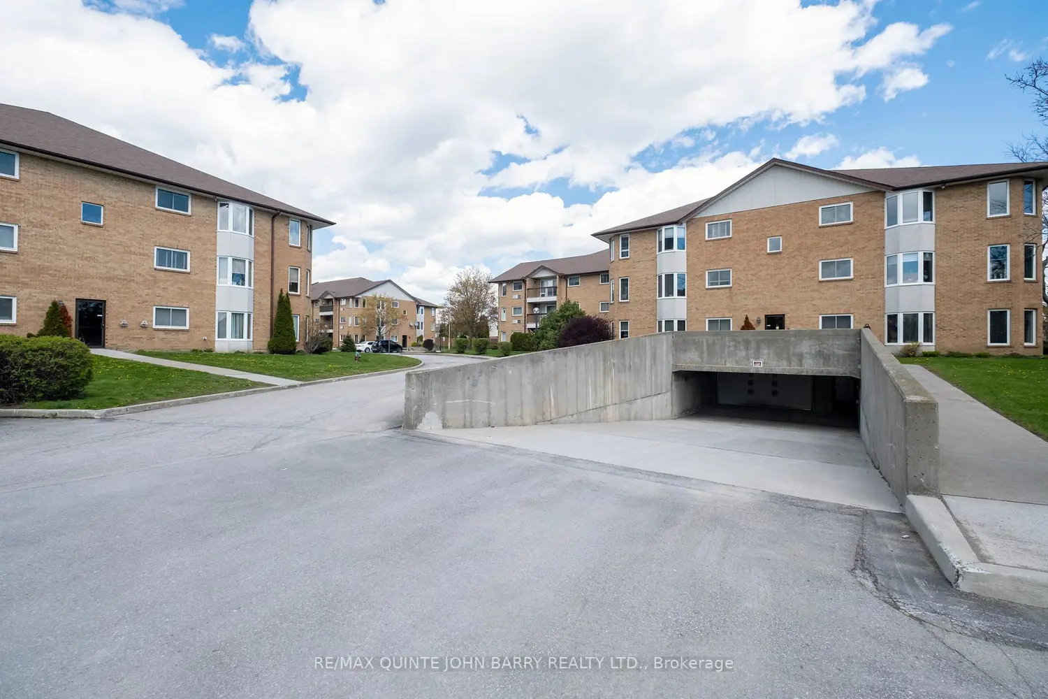 202-56 Tripp Boulevard photo 3