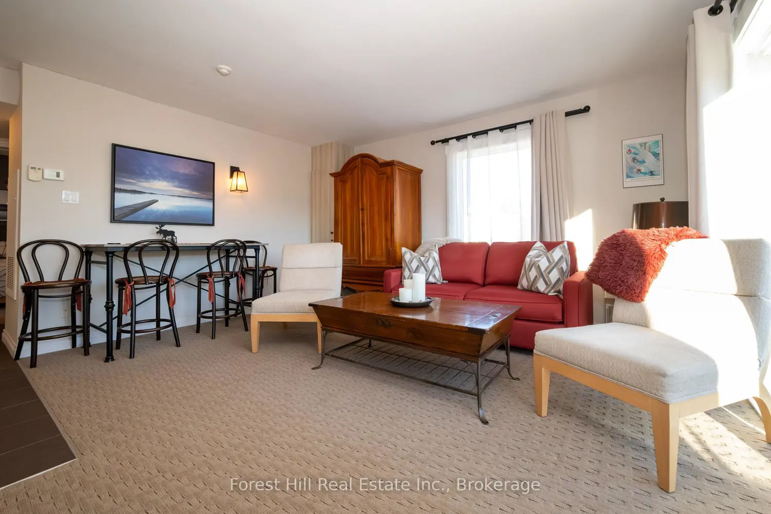 1235 Deerhurst Drive 303 photo 2