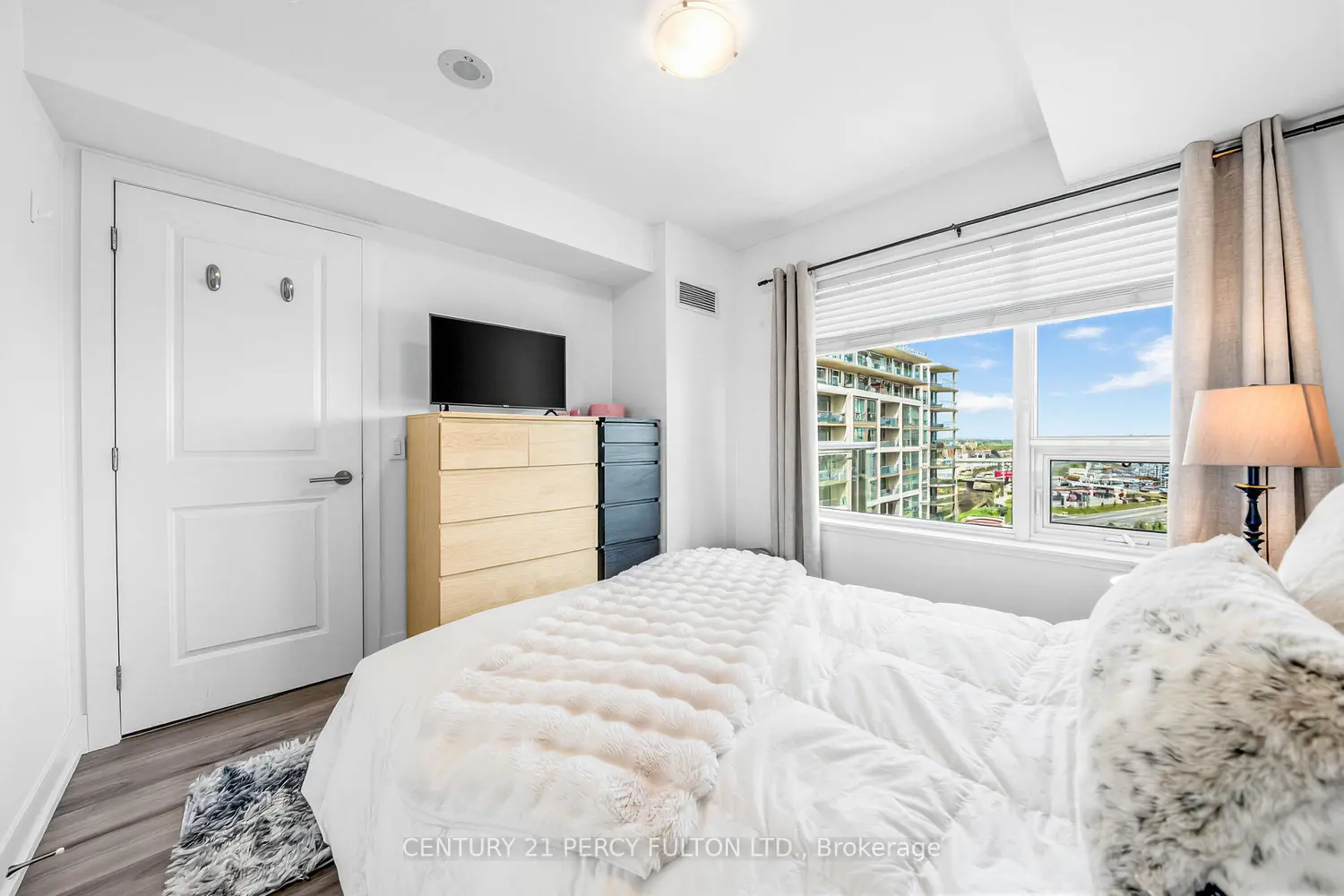 Additional image 6 of 1215 Bayly Street 1303