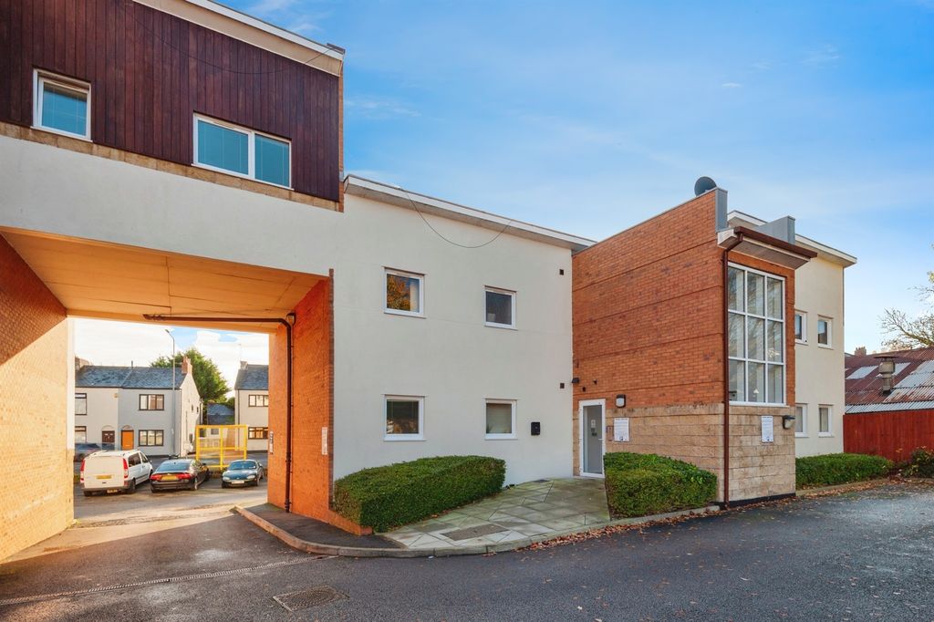 2 bed flat for saleBridge Lane, Frodsham WA6
