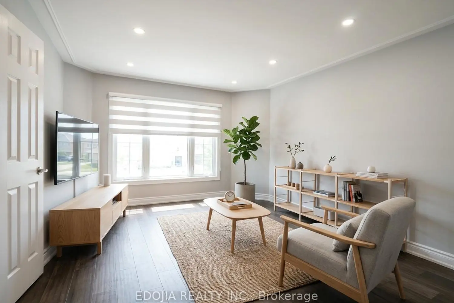 136 Bristol Road photo 2