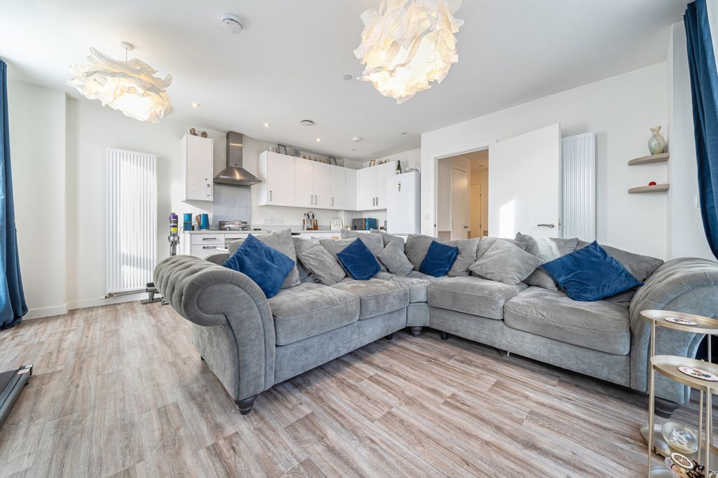 Additional image 4 of 2 bed flat for saleArthur Street, Erith DA8