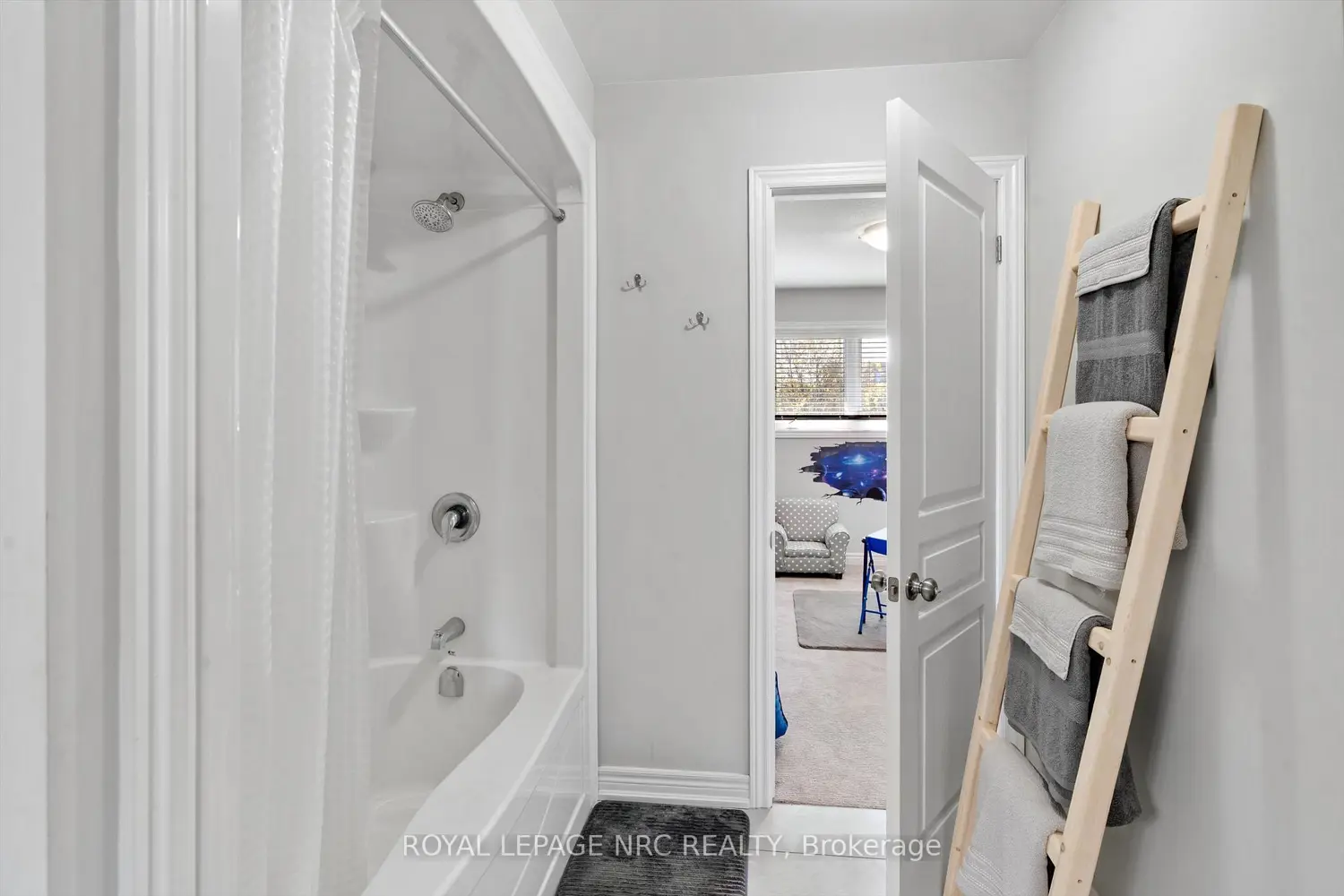 Additional image 5 of 7768 Ascot Circle 20