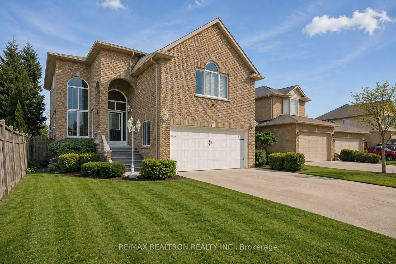 11 Redtail Crescent