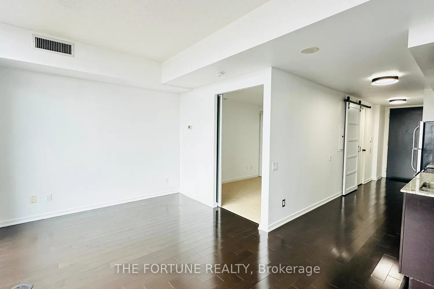 Additional image 12 of 105 The Queensway Avenue 3213