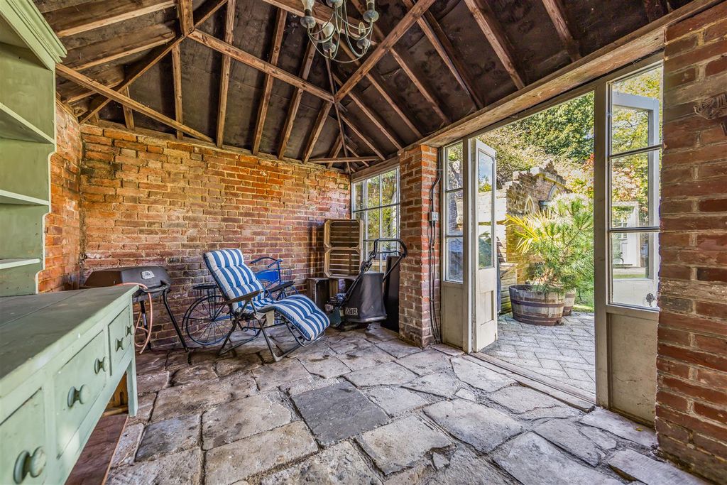 Additional image 32 of 5 bed property for saleCastle Street, Portchester PO16