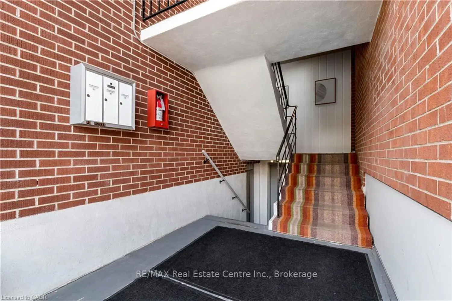 43 Sixth Avenue photo 4