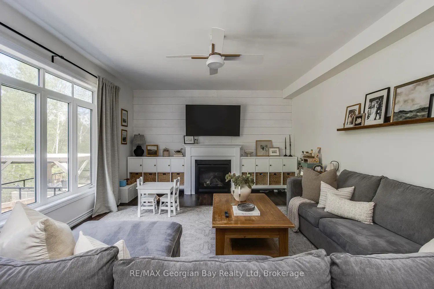 215 Roy Drive photo 5