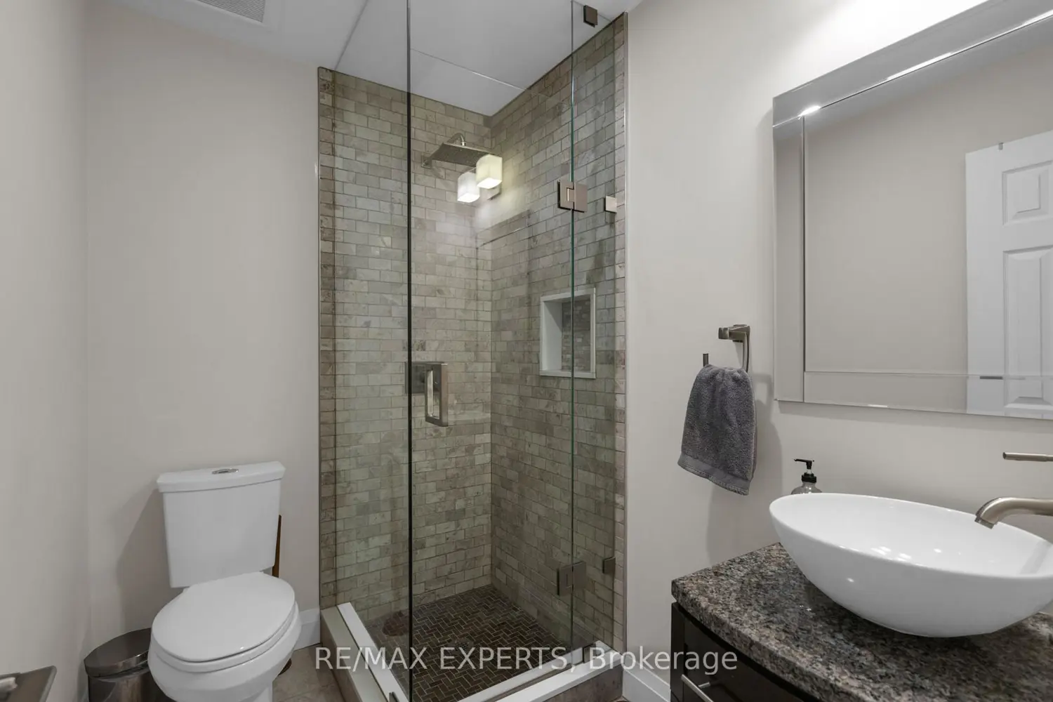 317 Marple Crescent photo 5