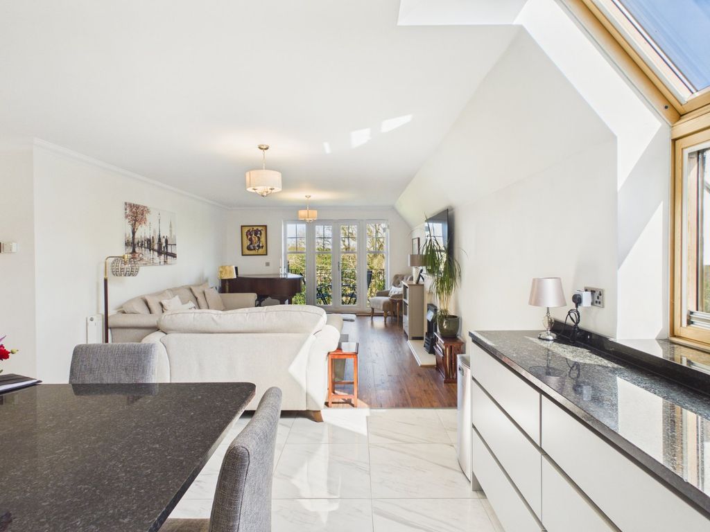 Additional image 17 of 2 bed flat for salePackhorse Road, Gerrards Cross, Buckinghamshire SL9