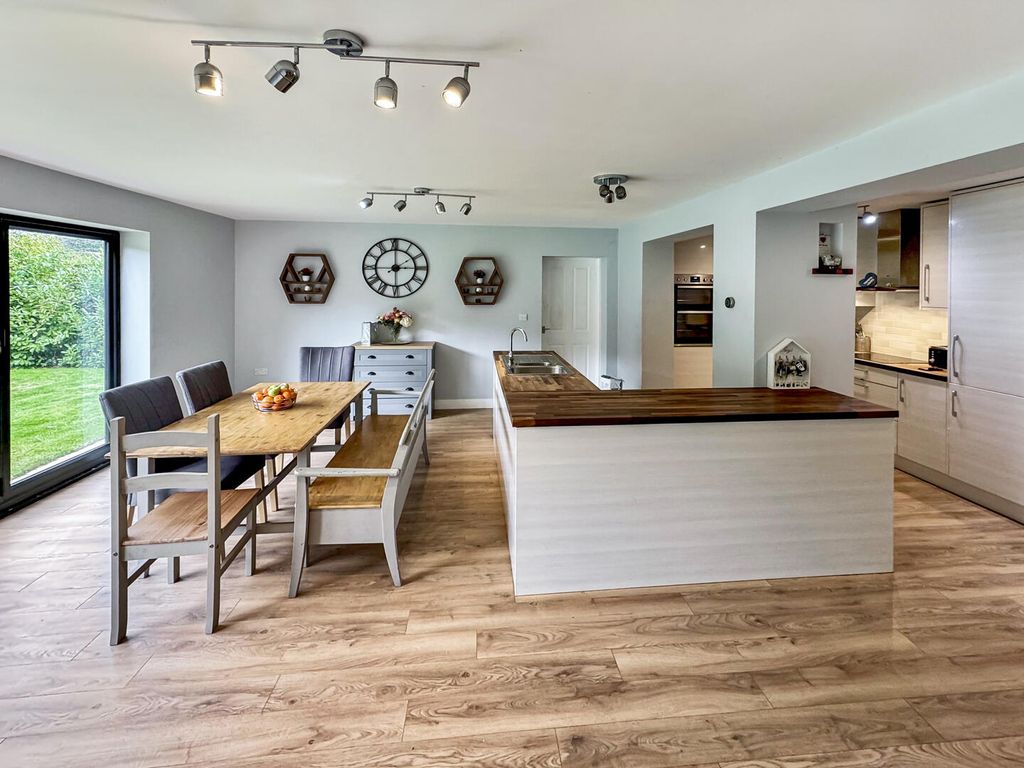 Additional image 4 of 6 bed detached house for saleManthorpe Road, Grantham NG31