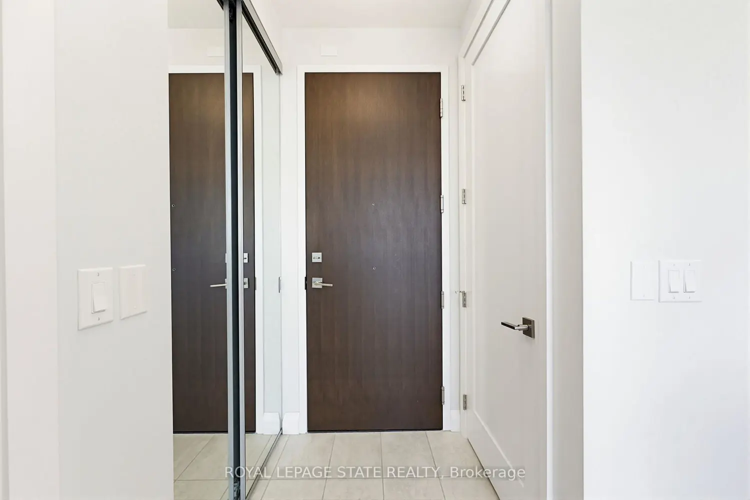 101 Locke Street 511 photo 3