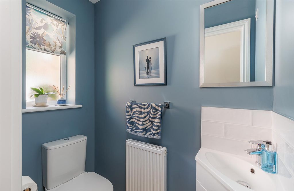 Additional image 15 of 5 bed detached house for saleHooke Close, Freshwater PO40