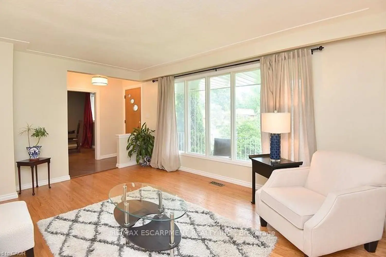 238 Fairridge Road photo 2