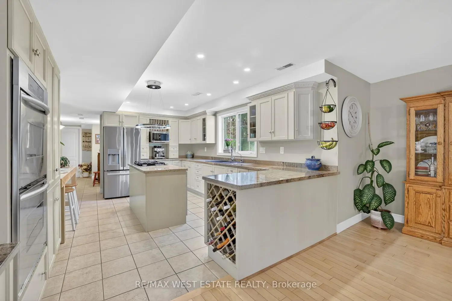 308049 Hockley Road photo 3