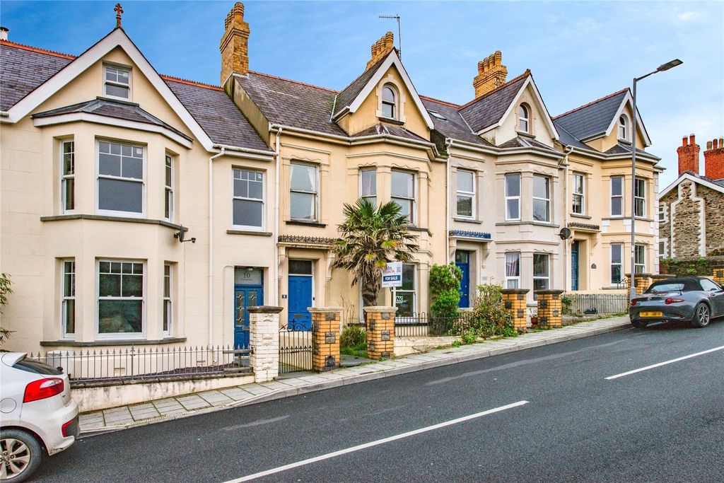 6 bed terraced house for saleWindy Hall, Fishguard, Pembrokeshire SA65