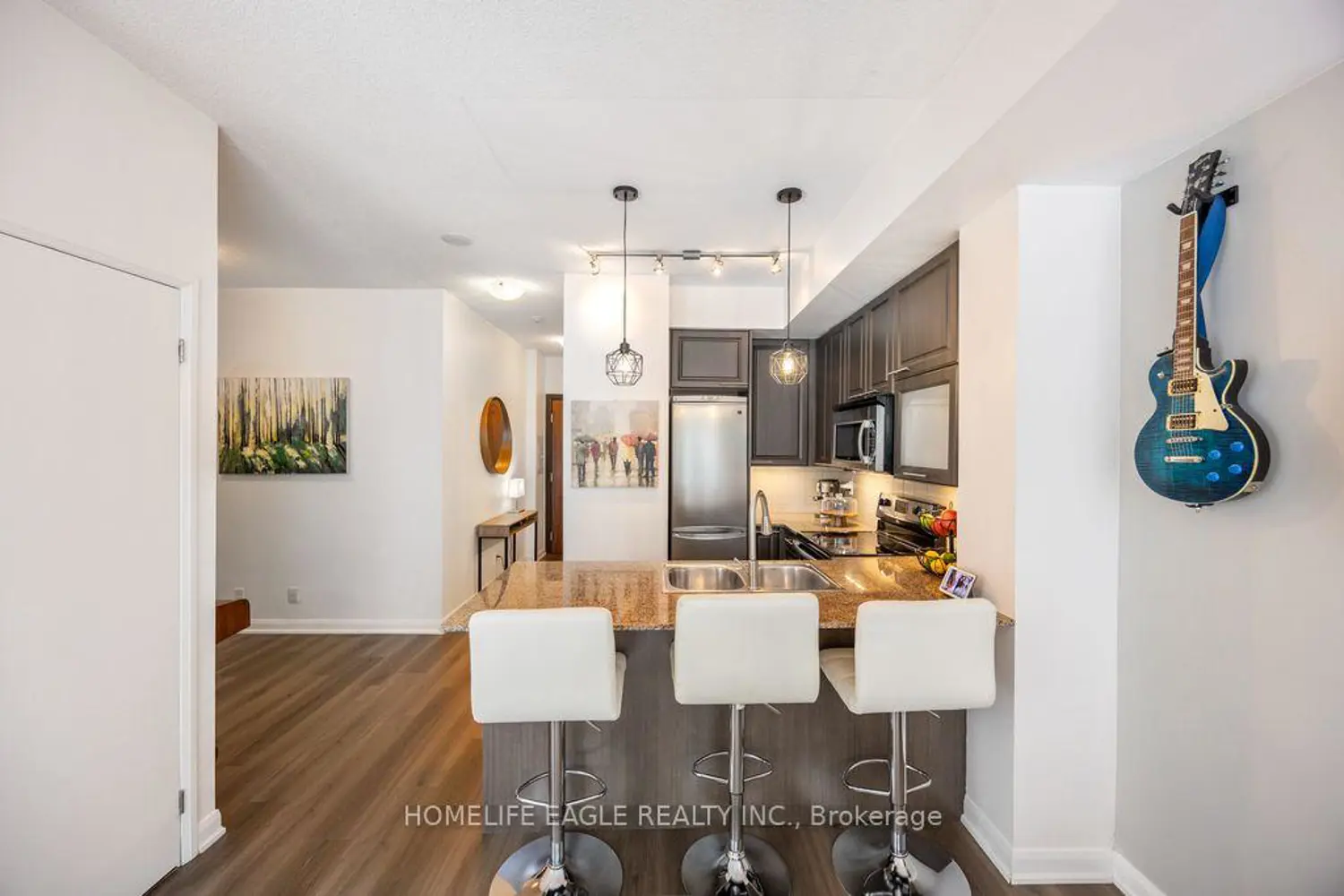 Additional image 8 of 500 Sherbourne Street 606